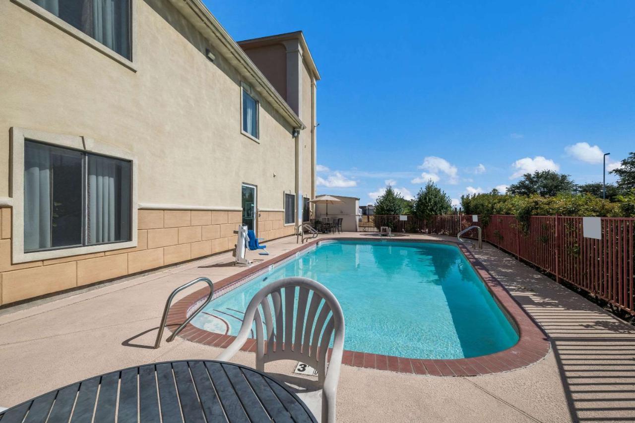 Quality Inn & Suites Terrell Exterior foto